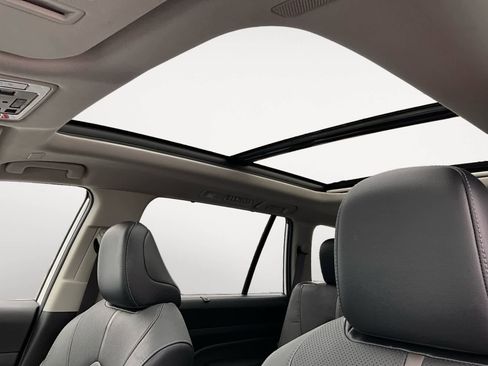 Used 2024 Toyota Grand Highlander Platinum image 23