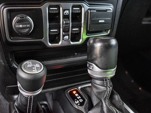 Used 2021 Jeep Wrangler Unlimited Sahara w/ Cold Weather Group image 18