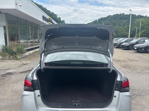 Used 2025 Nissan Versa SV FWD image 30