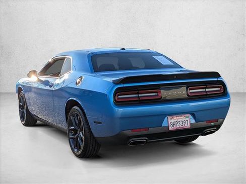 Used 2019 Dodge Challenger SXT w/ Blacktop Package image 8