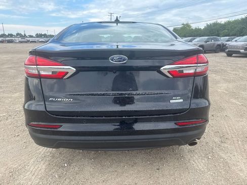 Used 2020 Ford Fusion SE FWD image 19