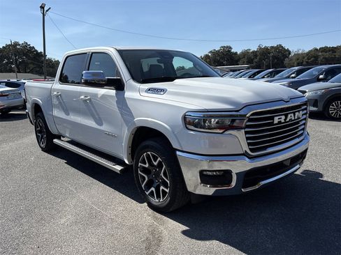 Used 2025 RAM 1500 Laramie image 7