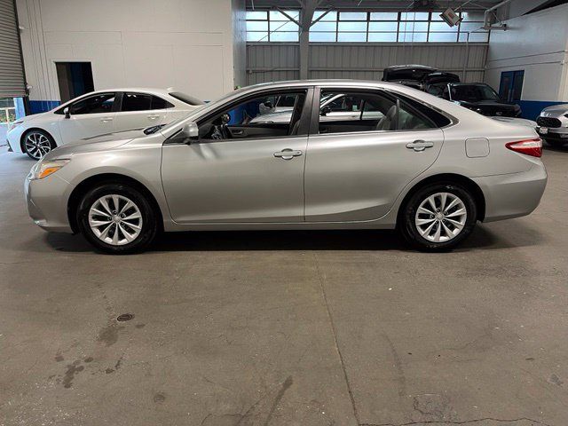 Used 2017 Toyota Camry LE FWD image 6