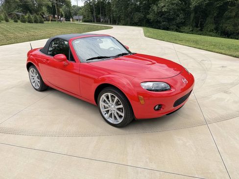 Used 2007 MAZDA MX-5 Miata Touring RWD image 1
