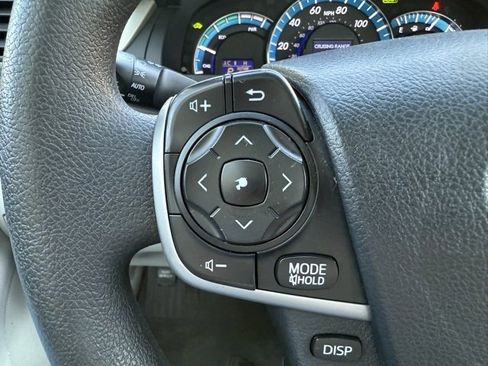 Used 2014 Toyota Camry LE image 12