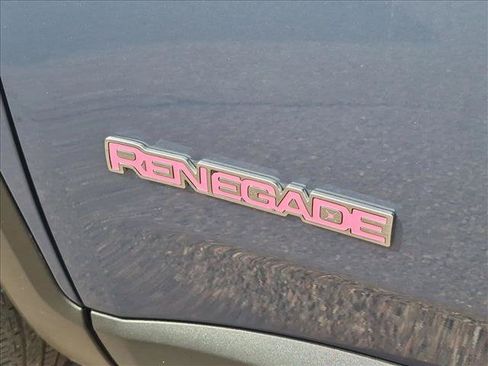 Used 2023 Jeep Renegade Latitude w/ Sun/Sound Group AWD/4WD image 11