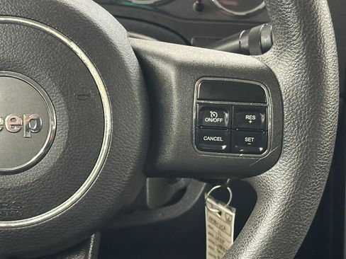 Used 2011 Jeep Liberty Sport image 22