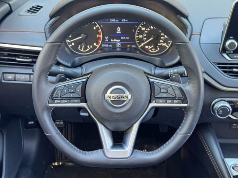 Used 2021 Nissan Altima 2.5 SR w/ SR Premium Package image 17