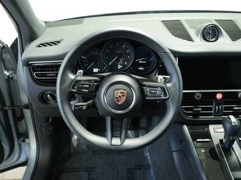 Certified 2025 Porsche Macan AWD/4WD image 13