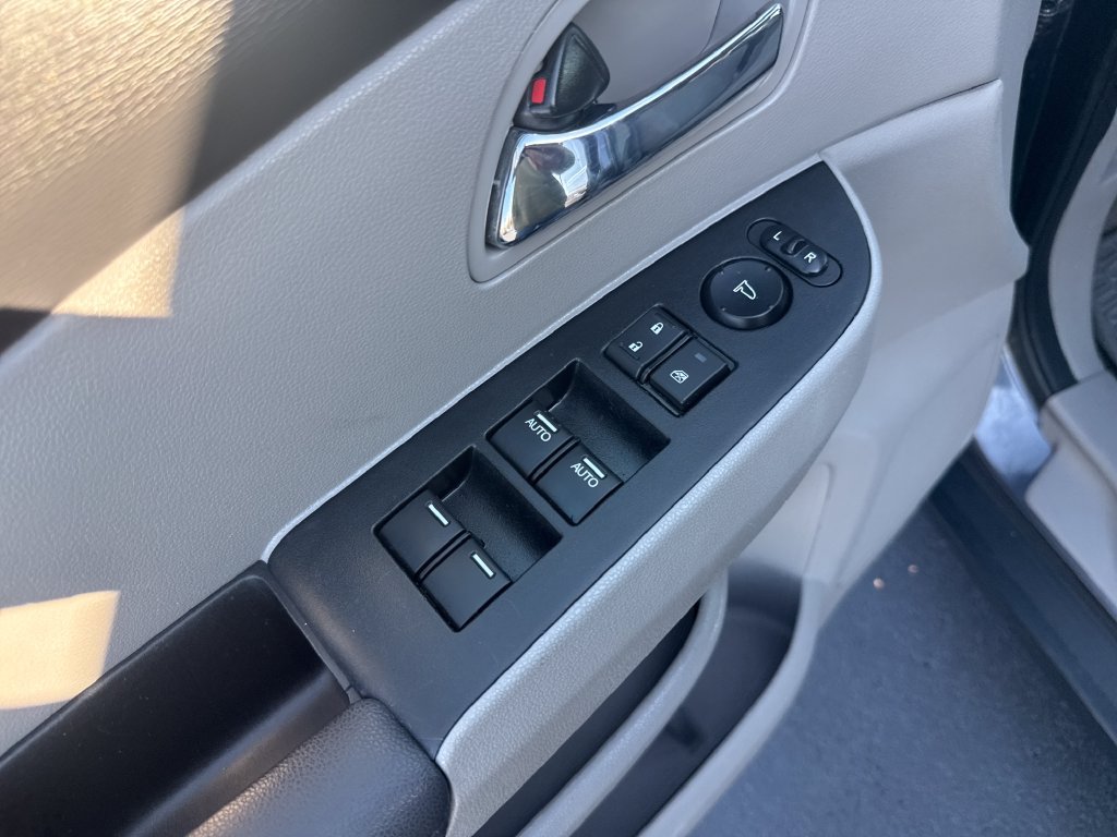 Used 2015 Honda Odyssey LX image 10