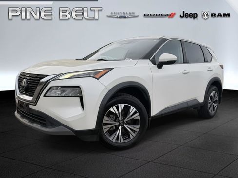 Used 2022 Nissan Rogue SV FWD image 1
