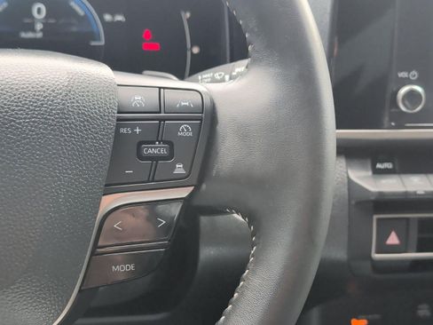 Used 2025 Toyota Camry SE w/ Convenience Package FWD image 15