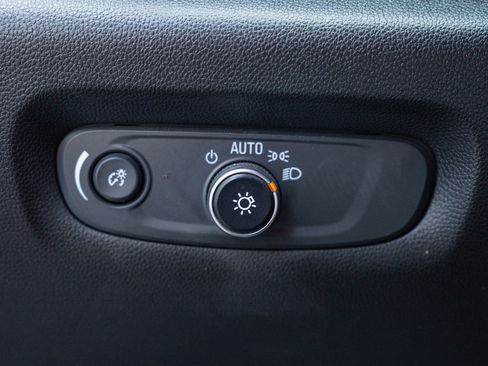 Used 2022 Chevrolet Traverse Premier AWD/4WD image 33