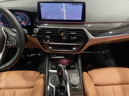Certified 2023 BMW 530i xDrive w/ Convenience Package AWD/4WD image 17