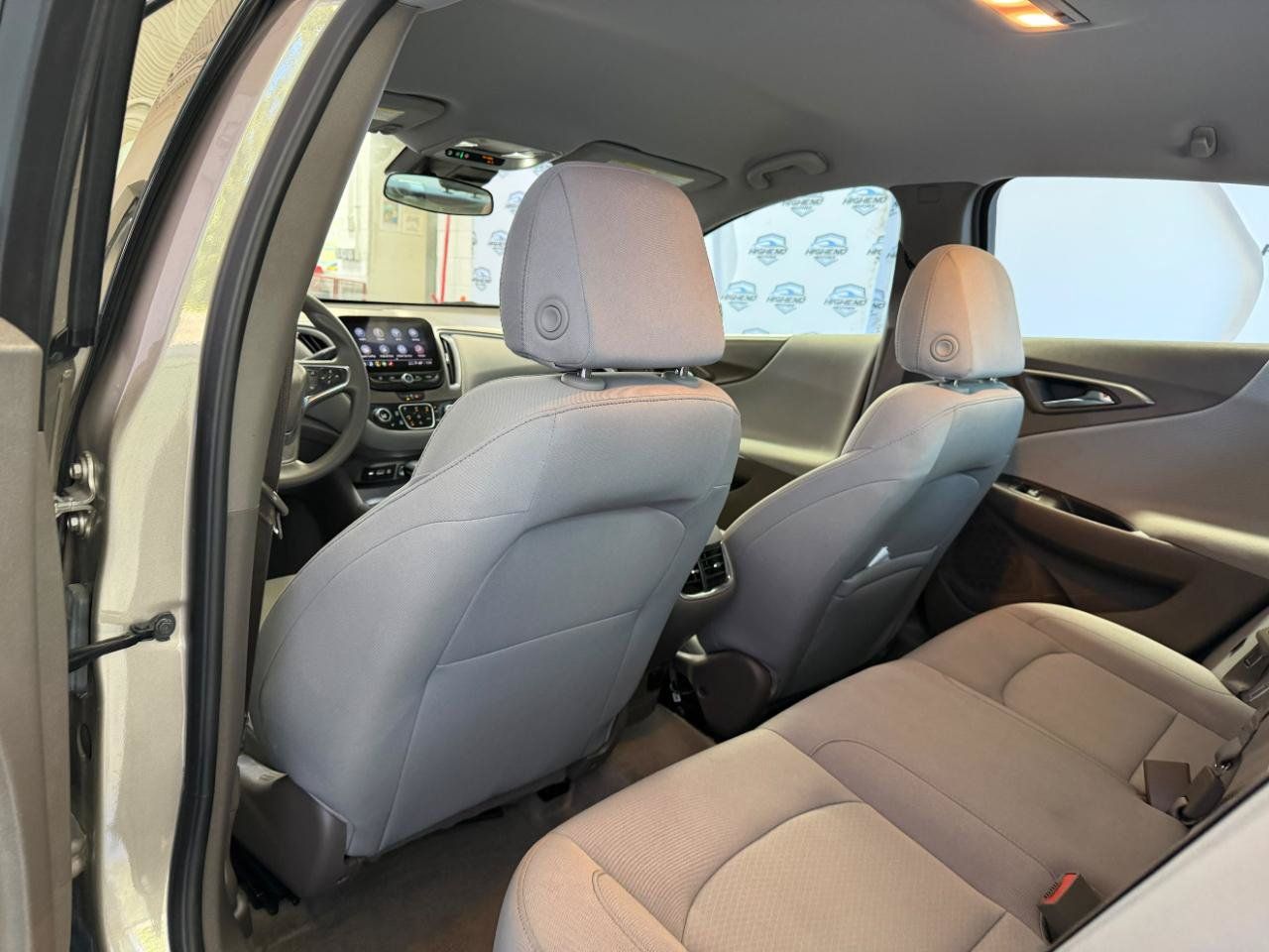 Used 2025 Chevrolet Malibu LT FWD image 17