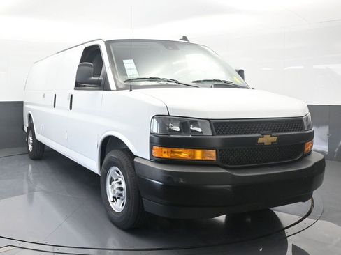 New 2025 Chevrolet Express 3500 Extended w/ Driver Convenience Package image 9