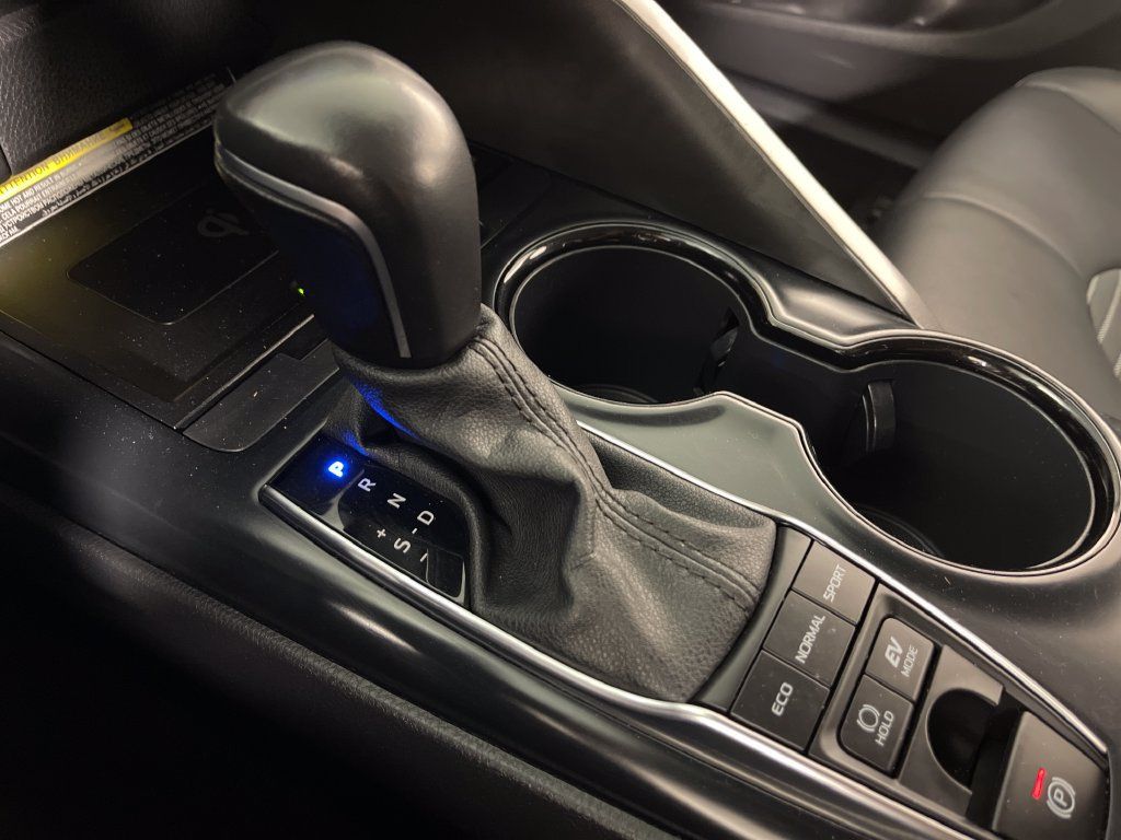 Certified 2020 Toyota Camry SE w/ Sunroof Package FWD image 22