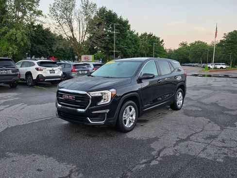 Used 2024 GMC Terrain SLE AWD/4WD image 4