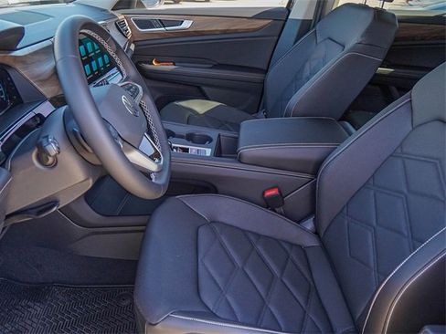 New 2026 Volkswagen Atlas SE image 9