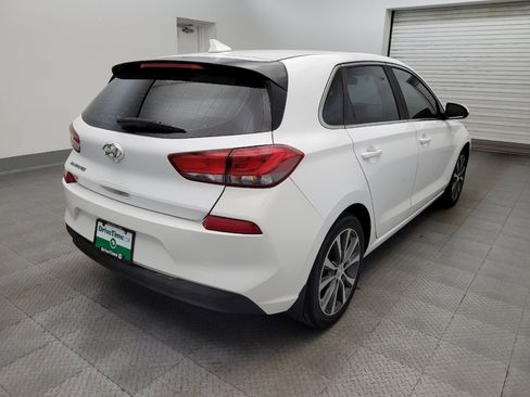 Used 2019 Hyundai Elantra GT FWD image 9