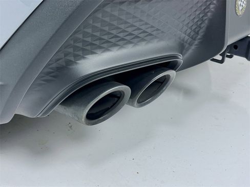 Certified 2025 Porsche Macan image 33