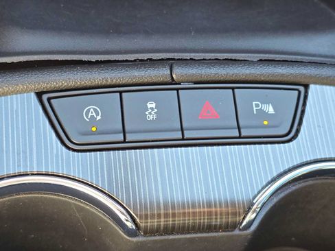 Used 2022 GMC Acadia SLT w/ Technology Package AWD/4WD image 28