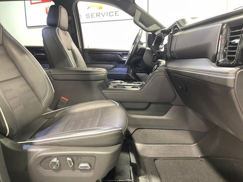 Used 2025 GMC Sierra 2500 AT4X image 15