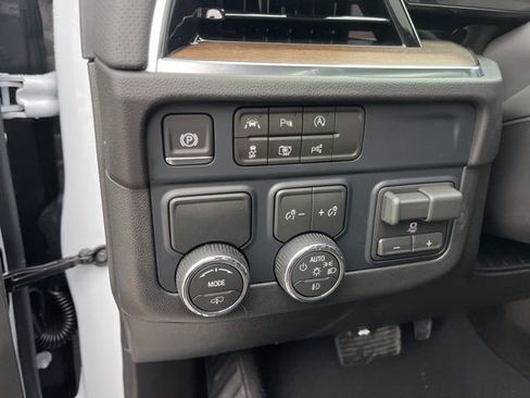 New 2026 Chevrolet Suburban High Country image 20