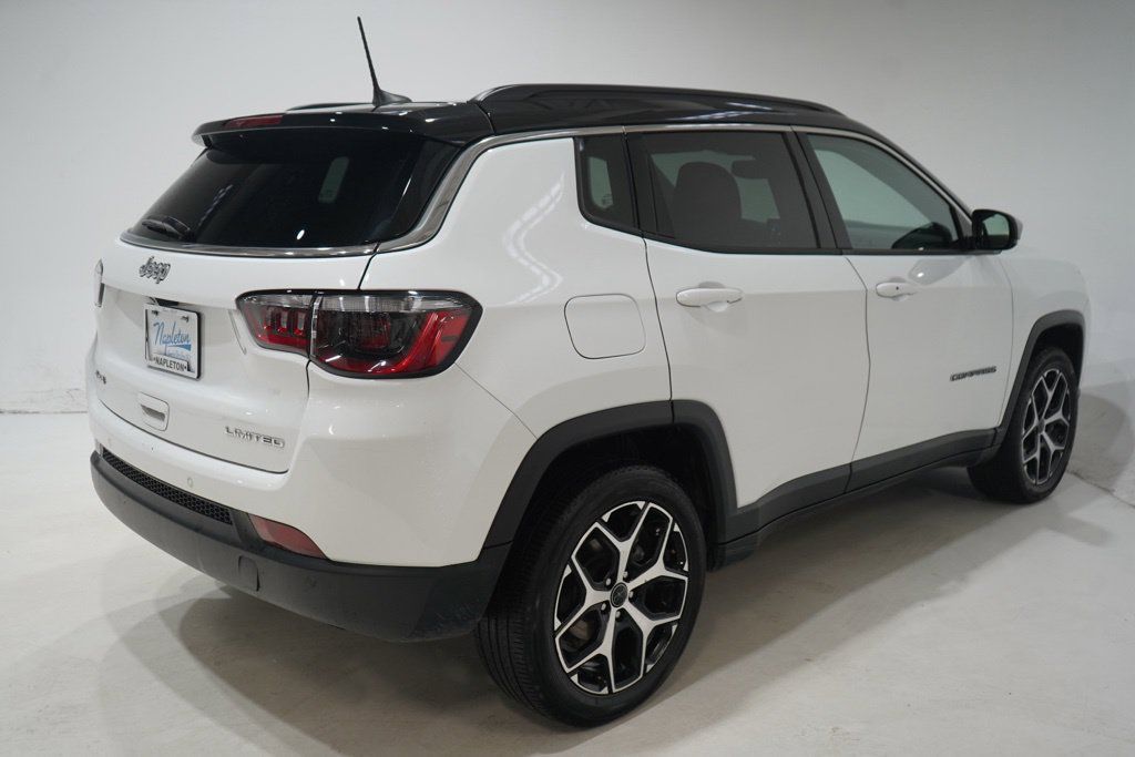 Used 2025 Jeep Compass Limited AWD/4WD image 7