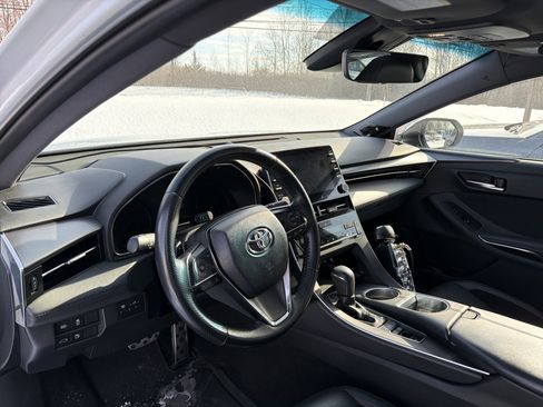 Used 2019 Toyota Avalon XSE w/ All Weather Liner Package image 7