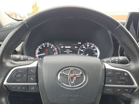 Used 2023 Toyota Highlander L image 36