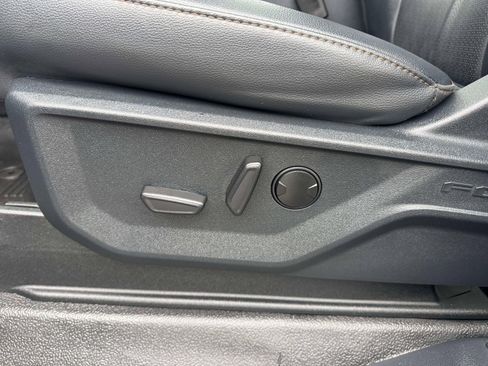 Used 2025 Ford F250 Lariat w/ Black Appearance Package image 21