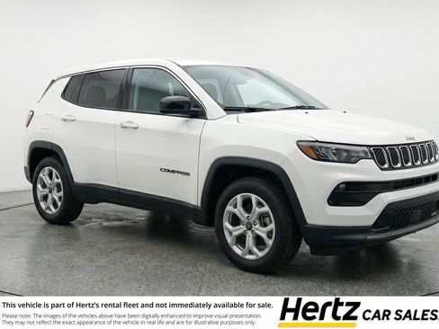 Used 2025 Jeep Compass Latitude image 1