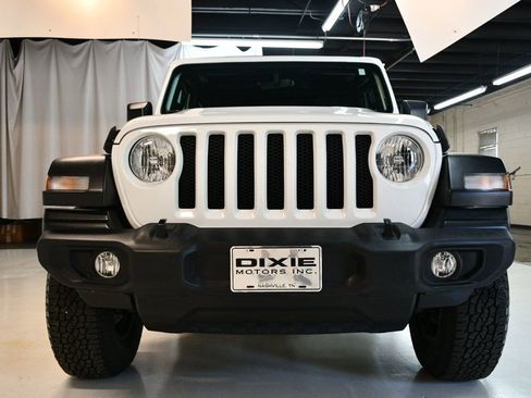 Used 2021 Jeep Wrangler Sport w/ Sun And Sound Package image 13