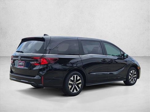 New 2026 Honda Odyssey EX-L image 2