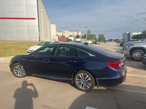 Used 2019 Honda Accord Touring image 5