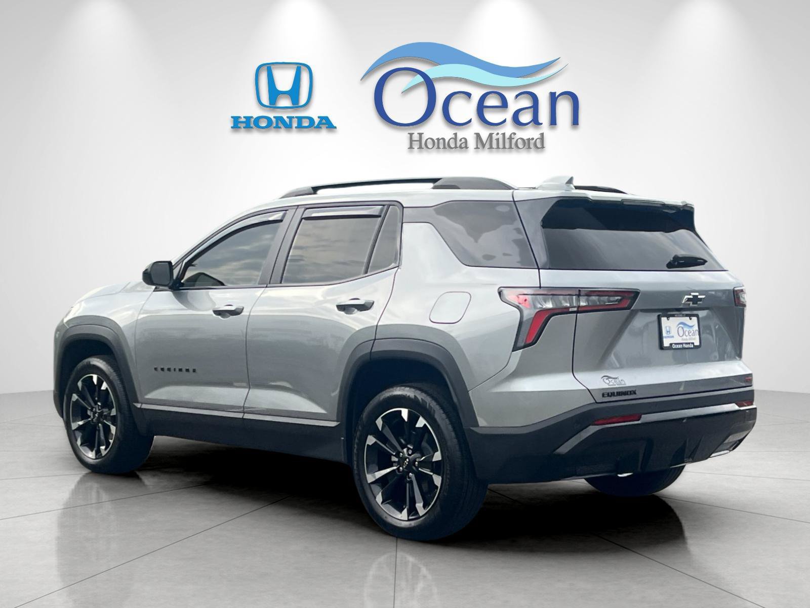 Used 2026 Chevrolet Equinox RS FWD image 5