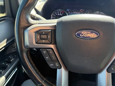 Used 2018 Ford Expedition Platinum AWD/4WD image 18