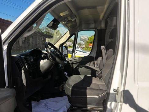 Used 2025 RAM ProMaster 2500 w/ Convenience Group FWD image 10
