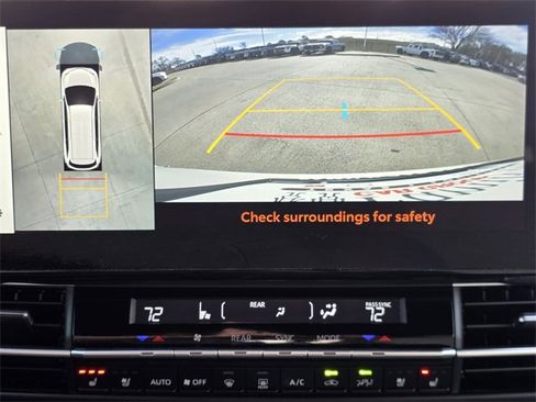 Used 2025 Toyota Sienna Platinum image 15