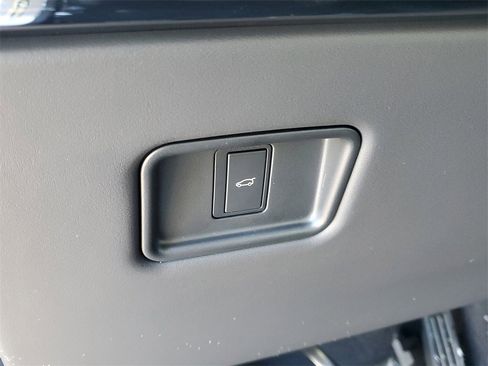 New 2026 Land Rover Range Rover Sport SE image 14