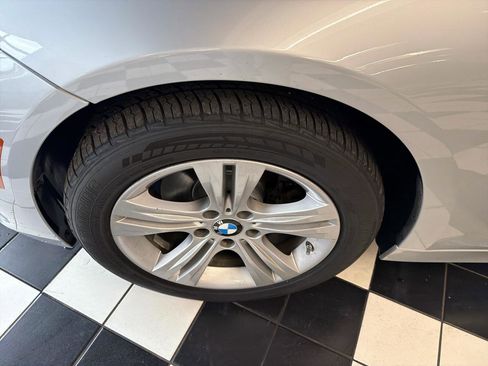 Used 2017 BMW 330i xDrive Sedan AWD/4WD image 11