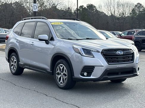 Used 2024 Subaru Forester Premium image 26