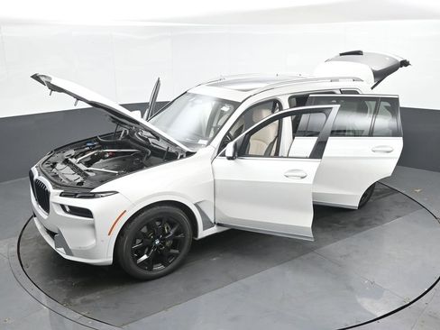 Used 2023 BMW X7 xDrive40i AWD/4WD image 55