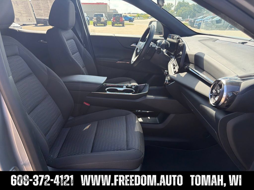 Used 2026 Chevrolet Equinox LT AWD/4WD image 34