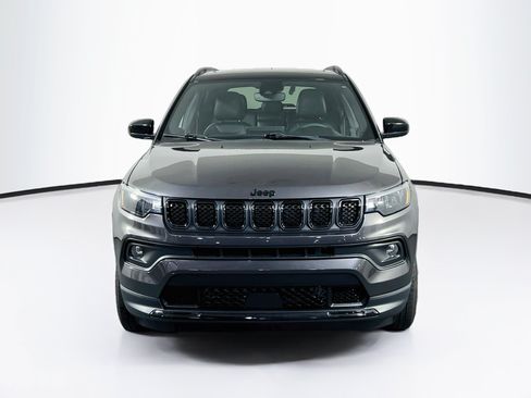 Used 2023 Jeep Compass Latitude w/ Sun and Sound Group AWD/4WD image 2