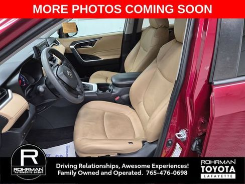 Used 2019 Toyota RAV4 XLE w/ Convenience Package FWD image 10