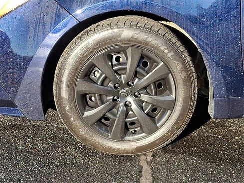 Used 2022 Toyota Corolla LE image 8