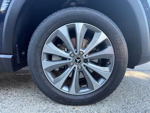 Used 2022 Mercedes-Benz GLE 350 4MATIC w/ Premium Package image 9