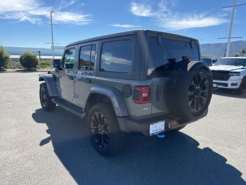 Used 2023 Jeep Wrangler Unlimited Sahara w/ Cold Weather Group image 8